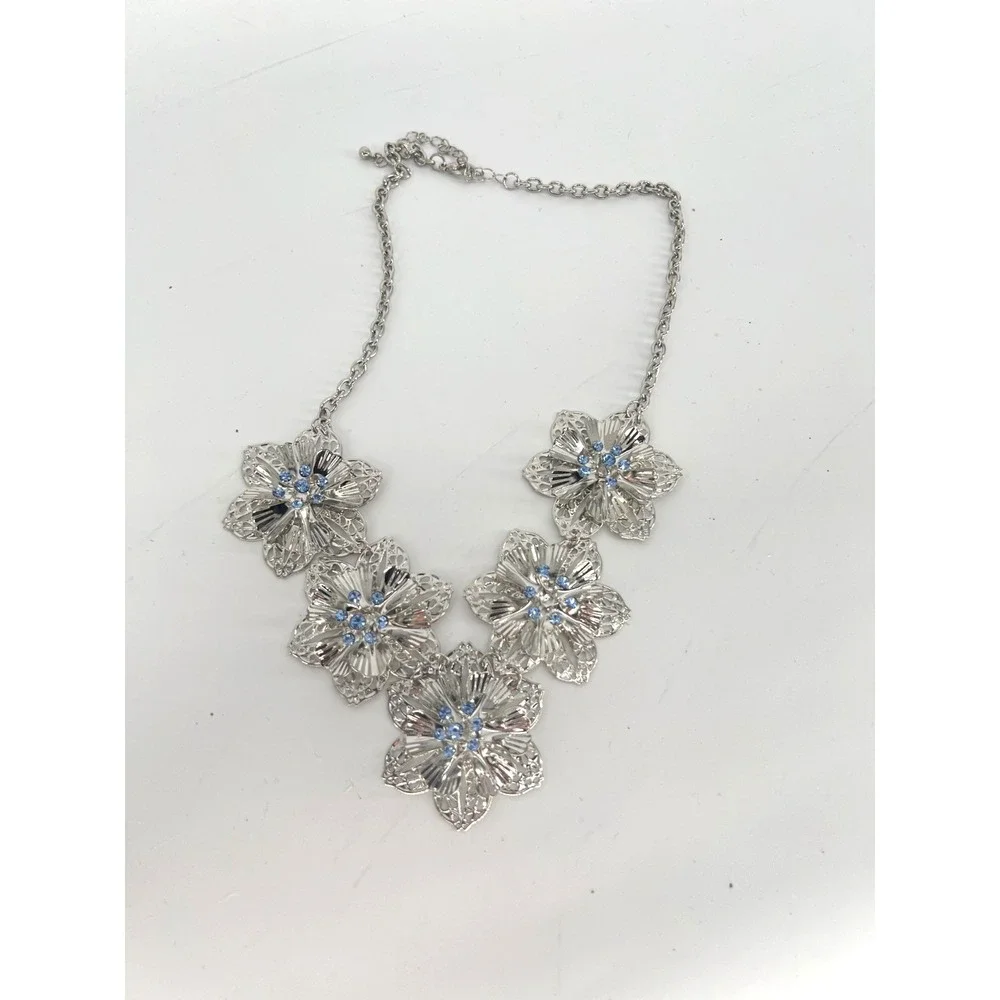 Silver Flower Necklace‎ With Blue Rhinestones